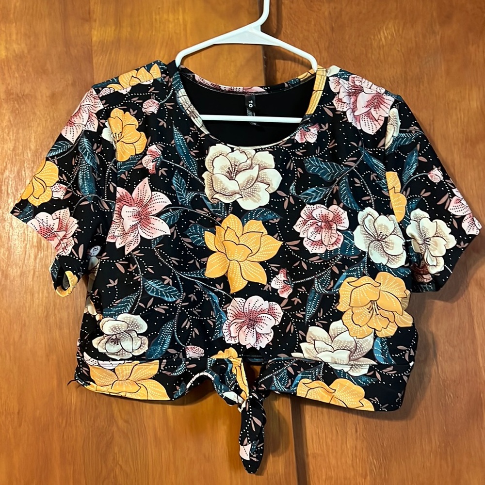 Torrid floral print swimsuit cropped short sleeve bikini top size 2